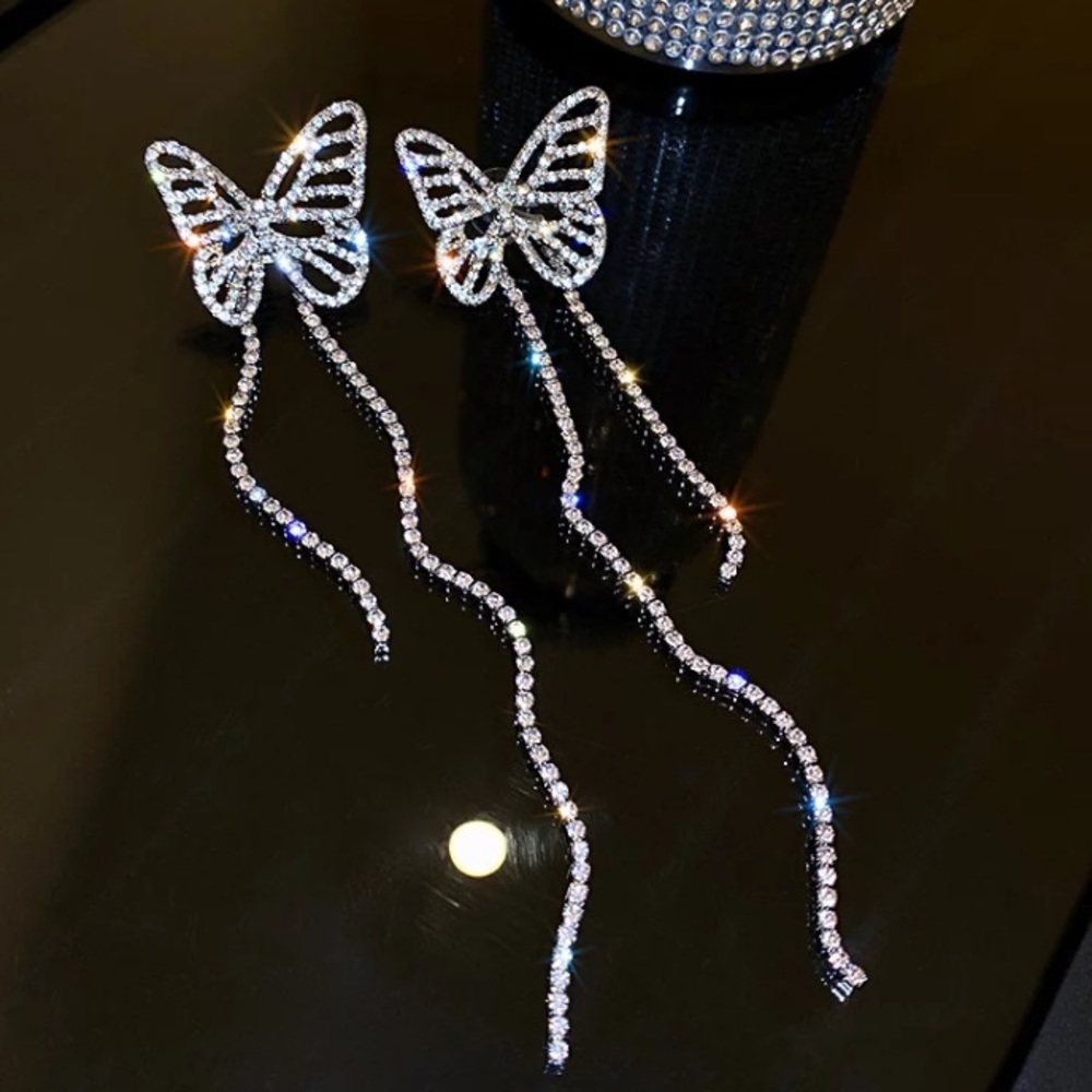 Rhinestone Butterfly ๐ฆ Platinum Plated Long Earrings - Picture 1 of 7
